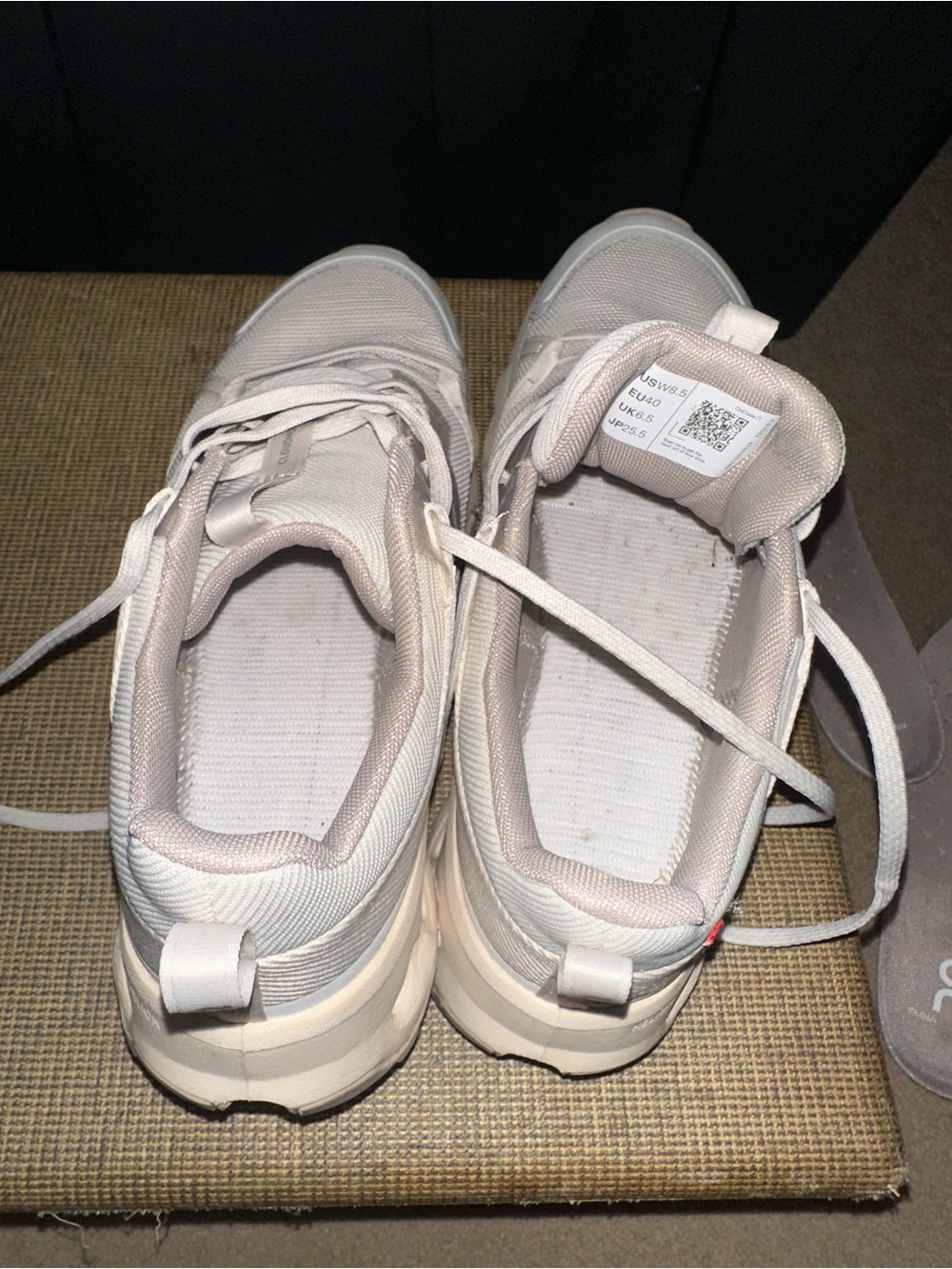 On Running women's sneakers in light beige and blush - Picture 12 of 14